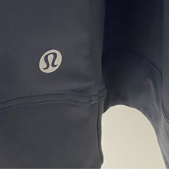 Lululemon on Go the Distance Runners Vest w/ zip-out hood, lightweight, black 8 - Picture 14 of 15